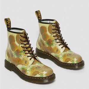 1460 The National Gallery Van Gogh Lace Up Boots size US 7